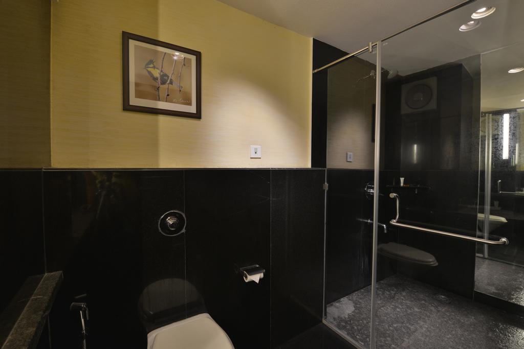 The Golden Oak Hotel Raipur  Exterior photo