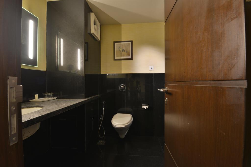 The Golden Oak Hotel Raipur  Exterior photo