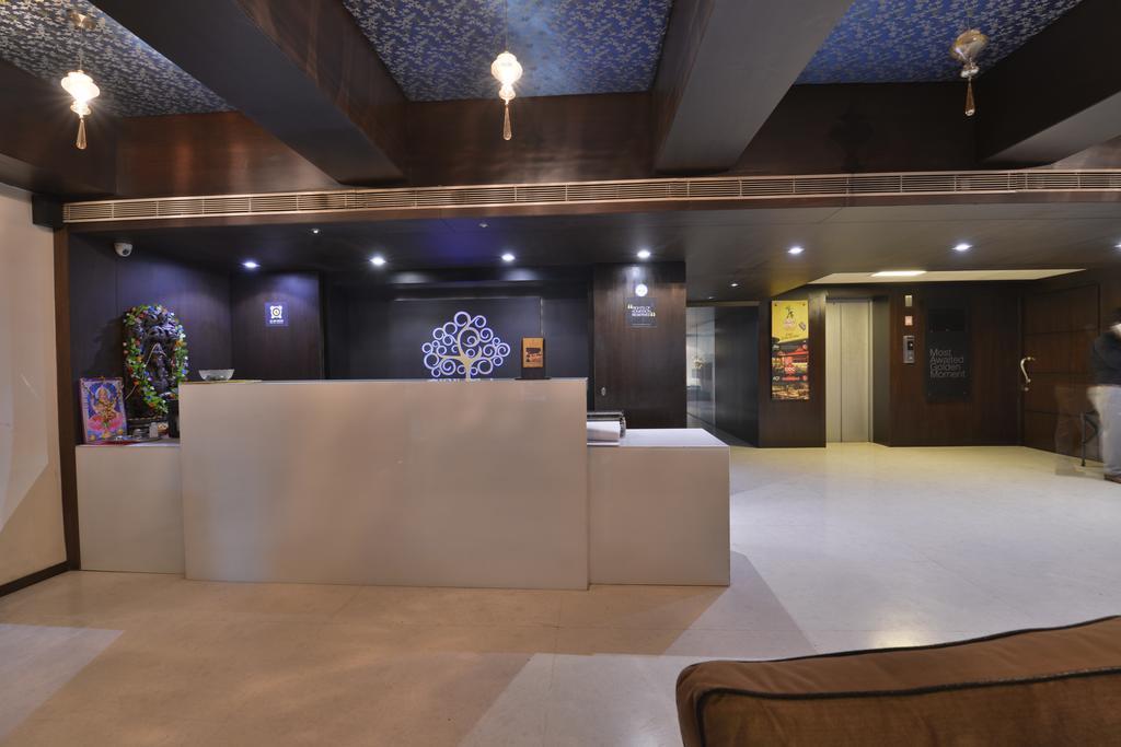 The Golden Oak Hotel Raipur  Exterior photo