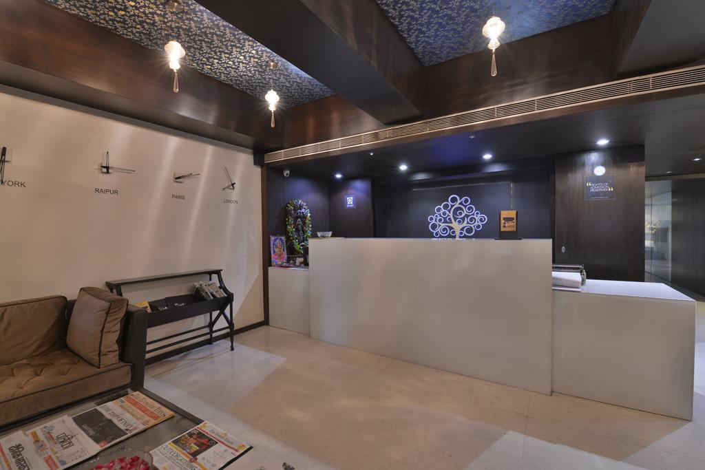 The Golden Oak Hotel Raipur  Exterior photo