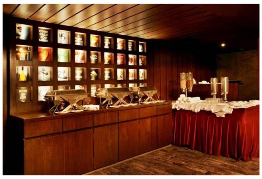 The Golden Oak Hotel Raipur  Exterior photo